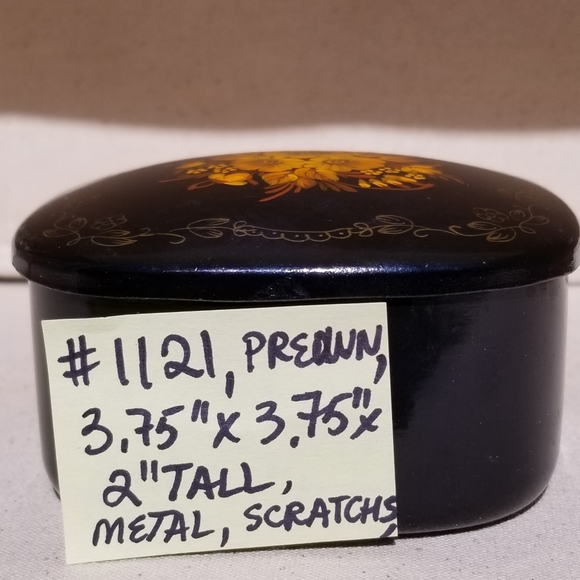 1121 Preowned Rare Handpainted Russian Jewelry Box - Picture 2 of 9